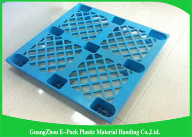 Pallet nhựa có nhiệm vụ nhẹ có đáy đơn nhỏ 1100 * 800 * 135mm