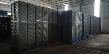 Đáy trơn bên trong Hộp có nắp gắn bằng nhựa Dễ dàng làm sạch