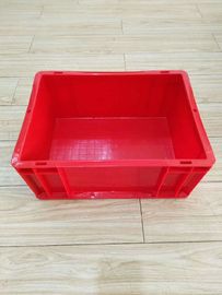 Hộp đựng bằng nhựa nguyên sinh màu đỏ Euro Xếp chồng lên nhau 400 * 300 mm Hệ thống phân loại băng tải Tùy chọn
