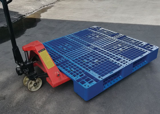 2000kg Pallet nhựa nặng 8 chiếc gia cố bằng thép bên trong
