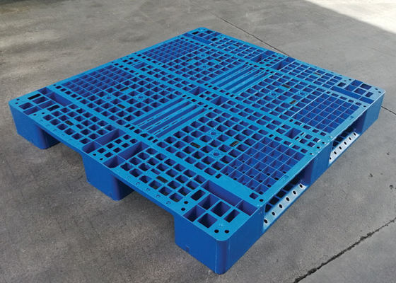 2000kg Pallet nhựa nặng 8 chiếc gia cố bằng thép bên trong